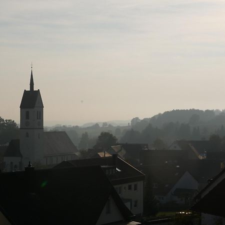 Ferienwohnung Haus Maria Waeschenbeuren ภายนอก รูปภาพ